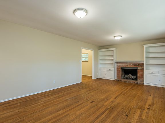 4th image of 1712 NE Uppingham Dr