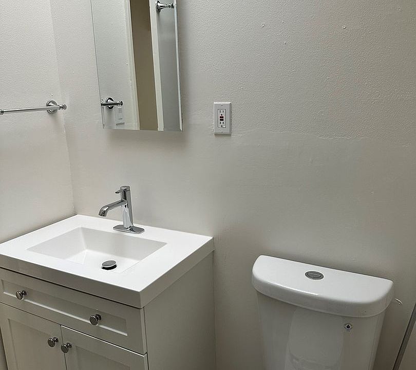 1st image of 1907 Murchison Dr APT 15