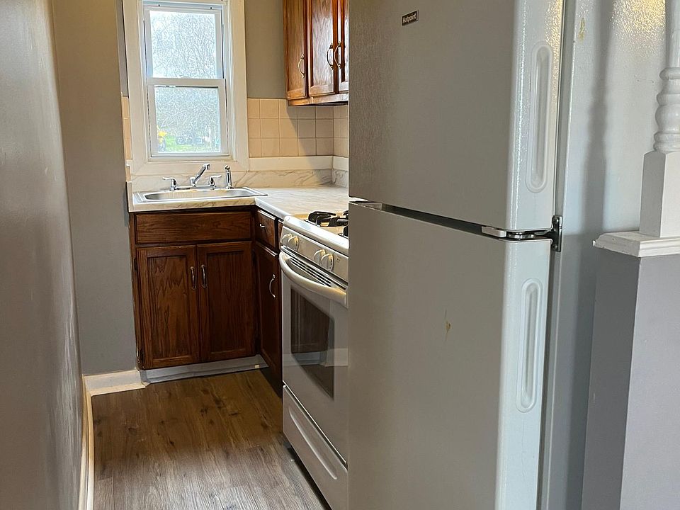 2nd image of 785 King Philip St #1E