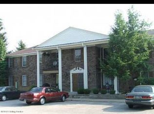 303 Logsdon Ct, Douglass Hills, KY 40243