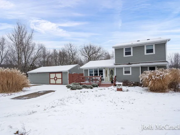 6040 Lincoln Lake Rd NE, Belding, MI 48809