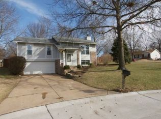 220 Barkwood Trails Dr, Saint Peters, MO