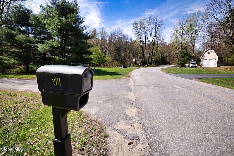 5th image of 201 Cochran Drive