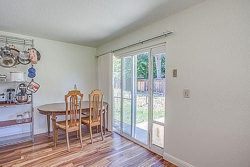 4th image of 1445 Willow Ct