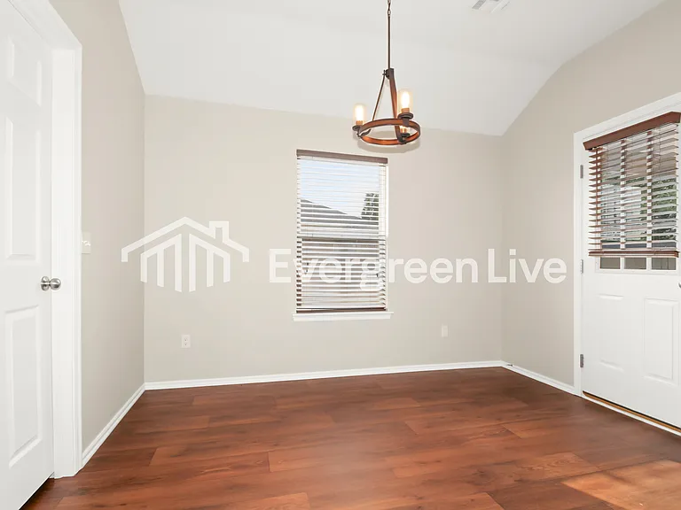 451 NE 19th Pl — Photo 12