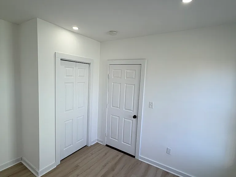 142 Cowles St — Photo 7