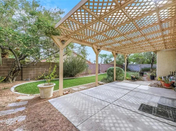 1078 Broomfield Dr, Henderson, NV 89074