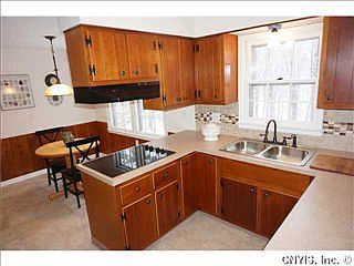 5th image of 105 Town House Cir
