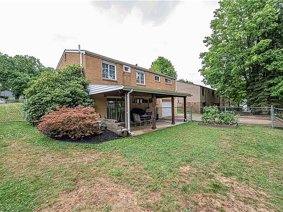 4th image of 536 Newport Dr