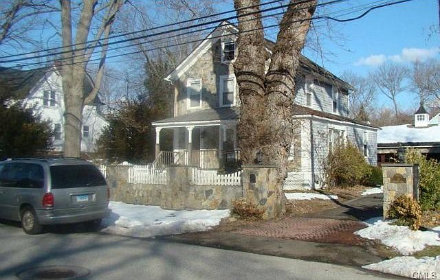 2nd image of 18 Rockland Pl