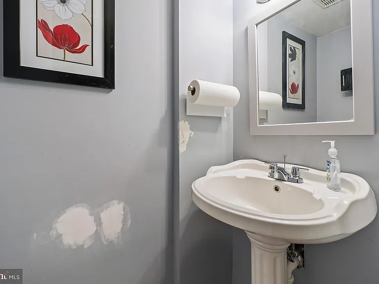 15957 Alameda Dr — Photo 27