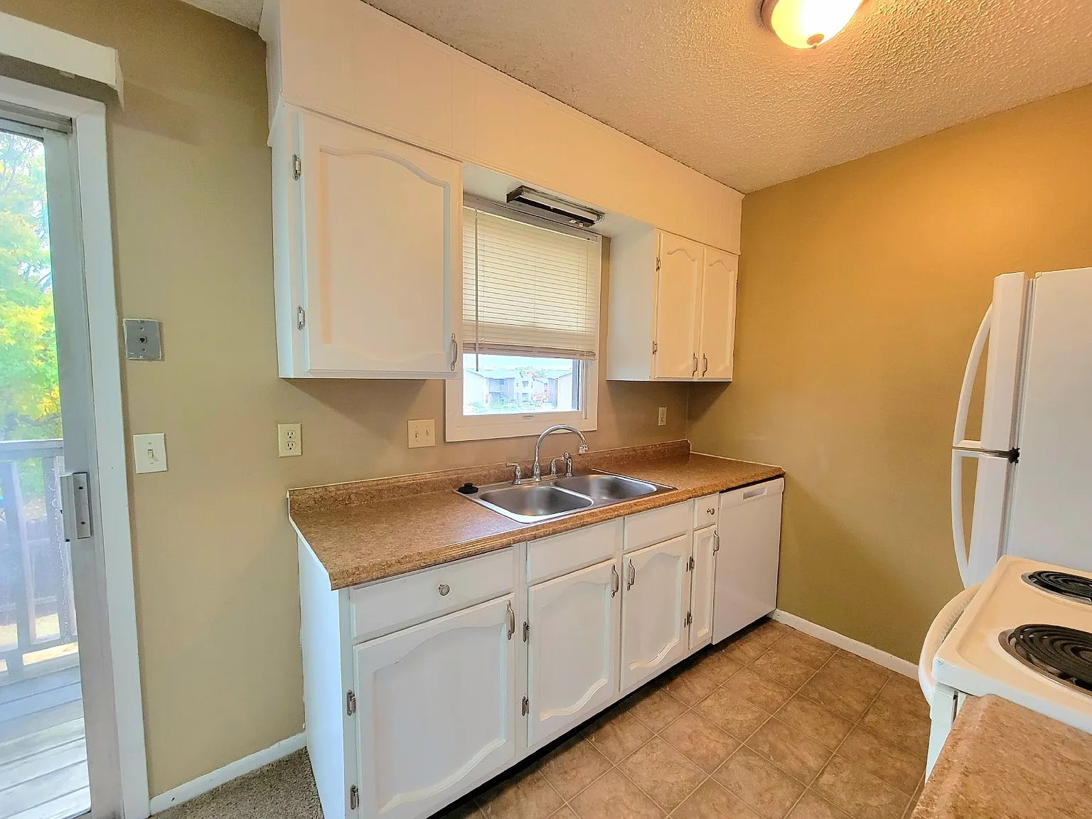 2 bed, 1.0 bath, 850 sqft, $800 — Photo 4