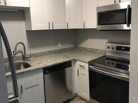 4th image of 1186 Worcester Rd Unit 620