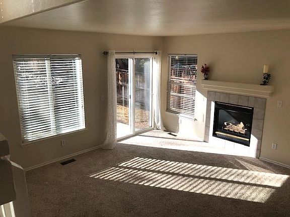 3rd image of 9671 Queenscliffe Dr