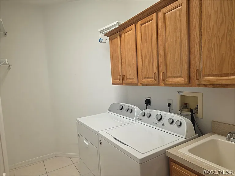 1641 N Shadowview Path — Photo 11