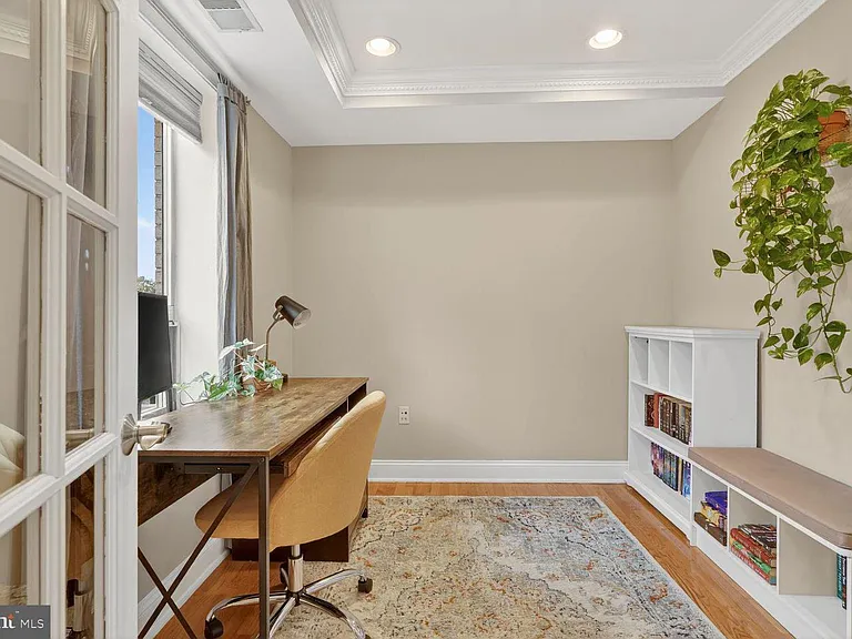 712 Marietta Pl NW #204 — Photo 8
