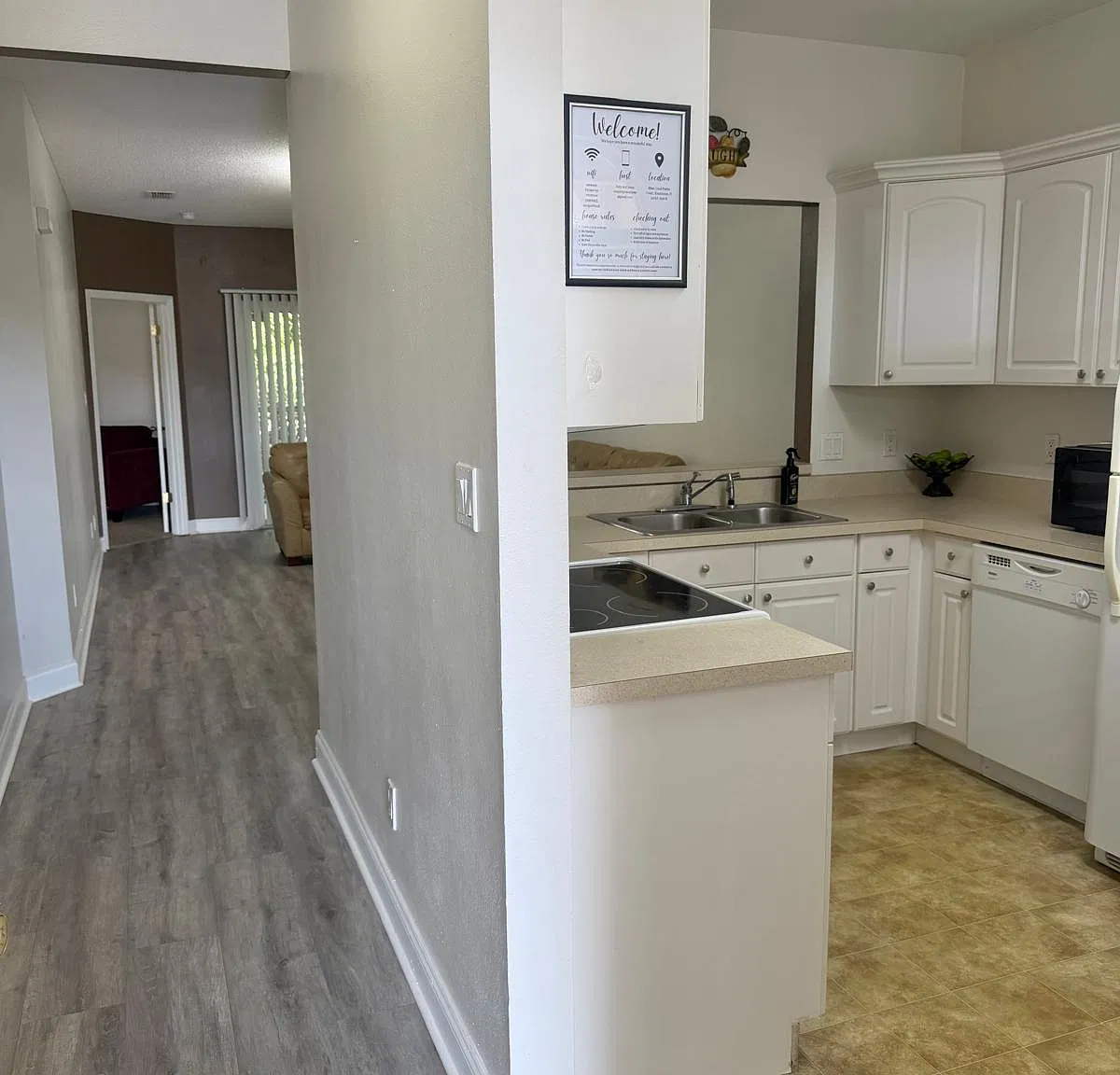 8842 Coral Palms Ct — Photo 2