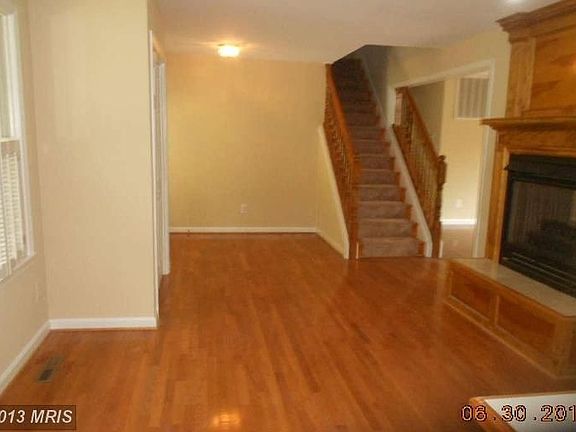 3rd image of 295 Valerie Ln