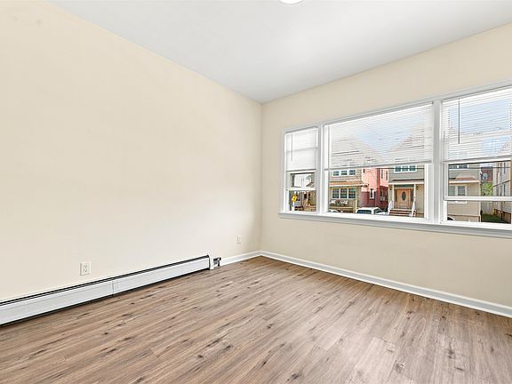 5th image of 164 W 31st St #1
