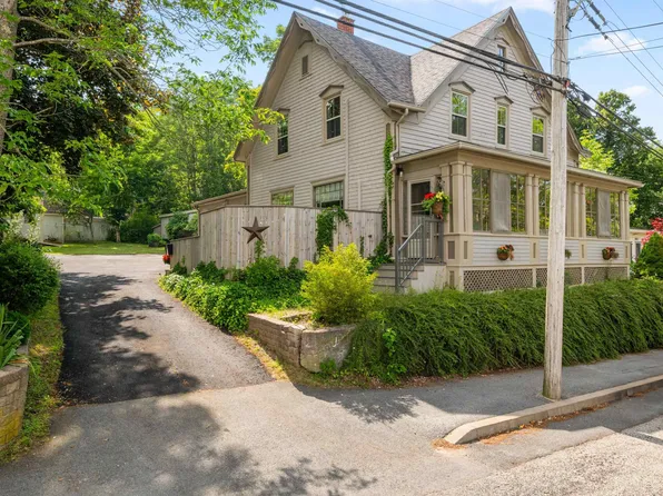 153 Pleasant St, Bridgewater, NS B4V 1N4