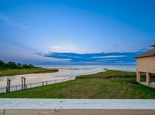 510 Surf Oaks Dr, Seabrook, TX 77586