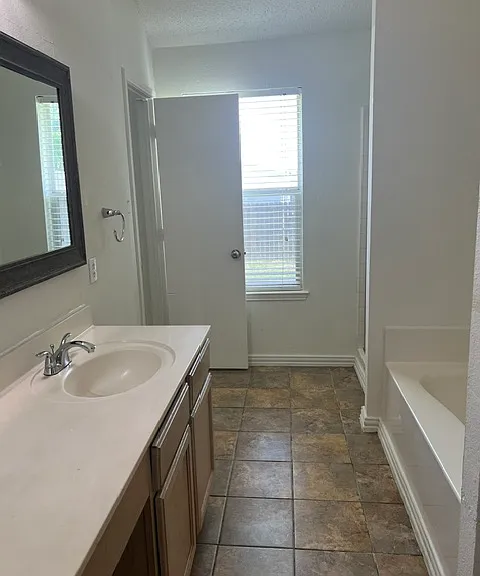 7409 Marsland Ln — Photo 6