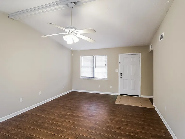 119 Richard Way — Photo 7