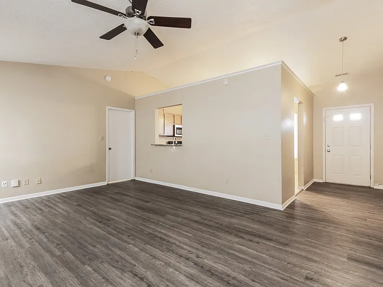 1418 Green Spring Way — Photo 4