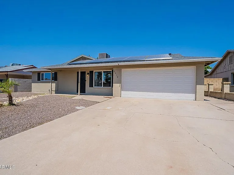 4414 W Altadena Ave — Photo 1
