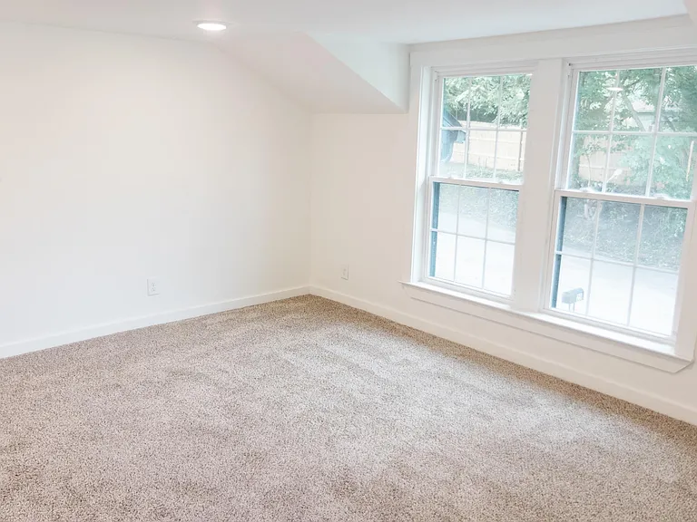 25 Lawn St — Photo 37