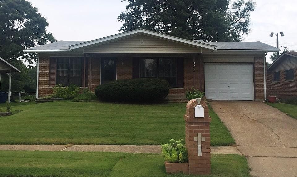 1st image of 8409 Jacklin Ave