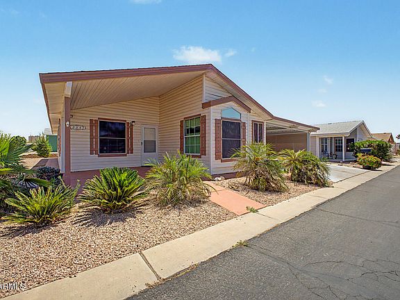 3rd image of 40667 N Clubhouse Street