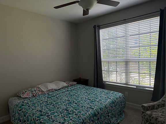 3rd image of 206 Copper Canyon Dr
