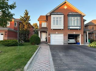 122 Pressed Brick Dr, Brampton, ON