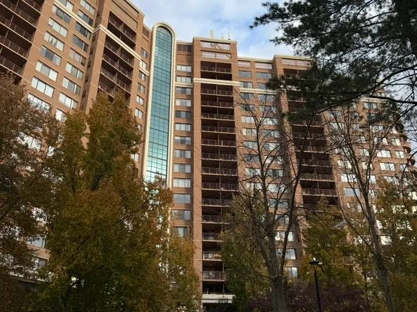 10101 Grosvenor Pl APT 2008, Rockville, MD 20852