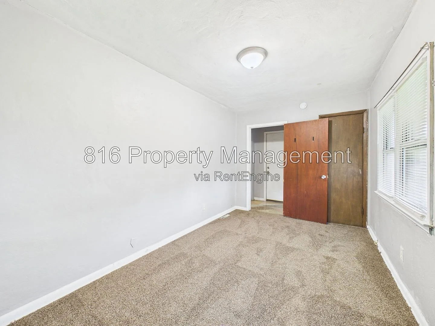 2 bed, 1.0 bath, $995 — Photo 2