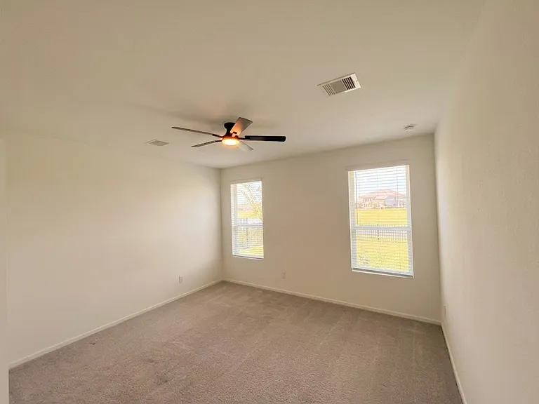 2613 Lago Costa Dr — Photo 11