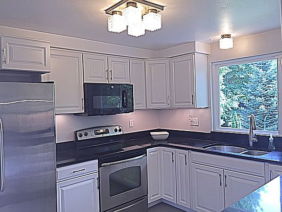 4th image of 1806 Hanover Dr SE