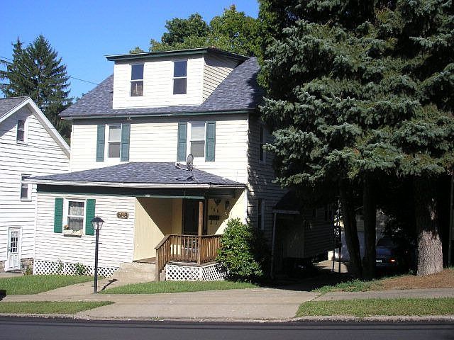 1st image of 688 Hickory St