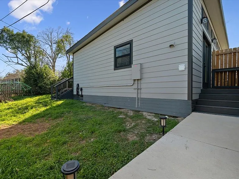 1411 Fairfield Dr — Photo 22