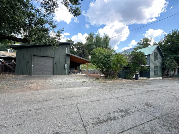 104 N Clark St, Canyon City, OR 97820