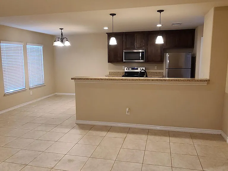 1235 Green Hill Dr — Photo 3