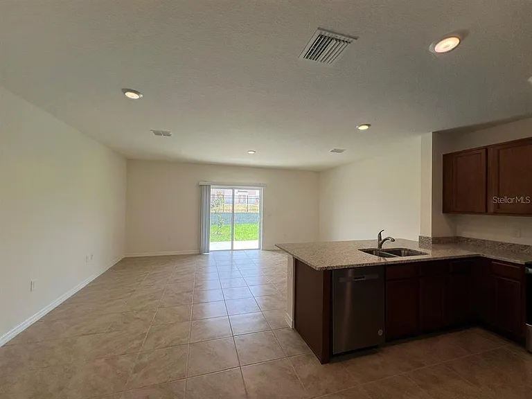 1532 Lumber Ave — Photo 6