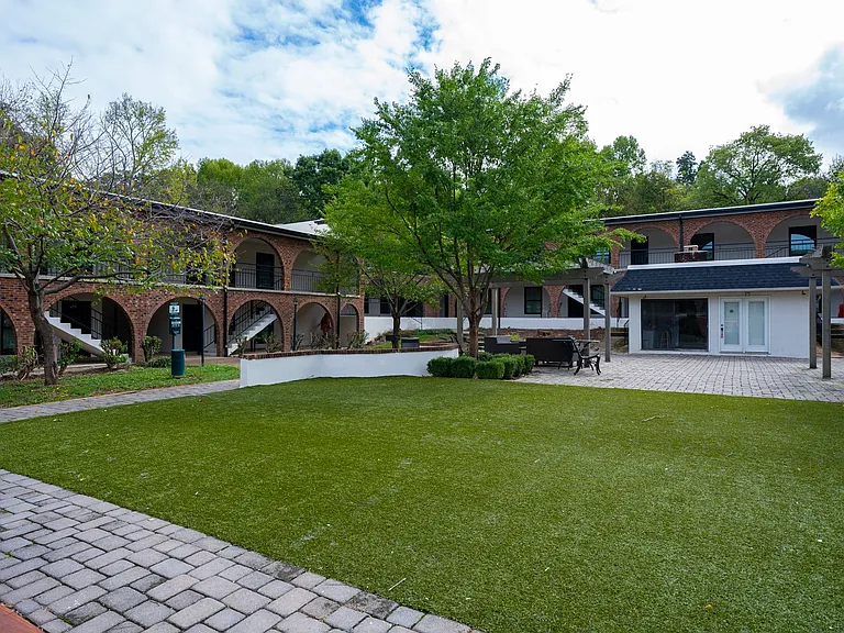 Newberry Commons — Photo 15