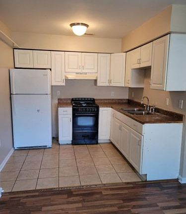 3rd image of 650 W 11th St APT E