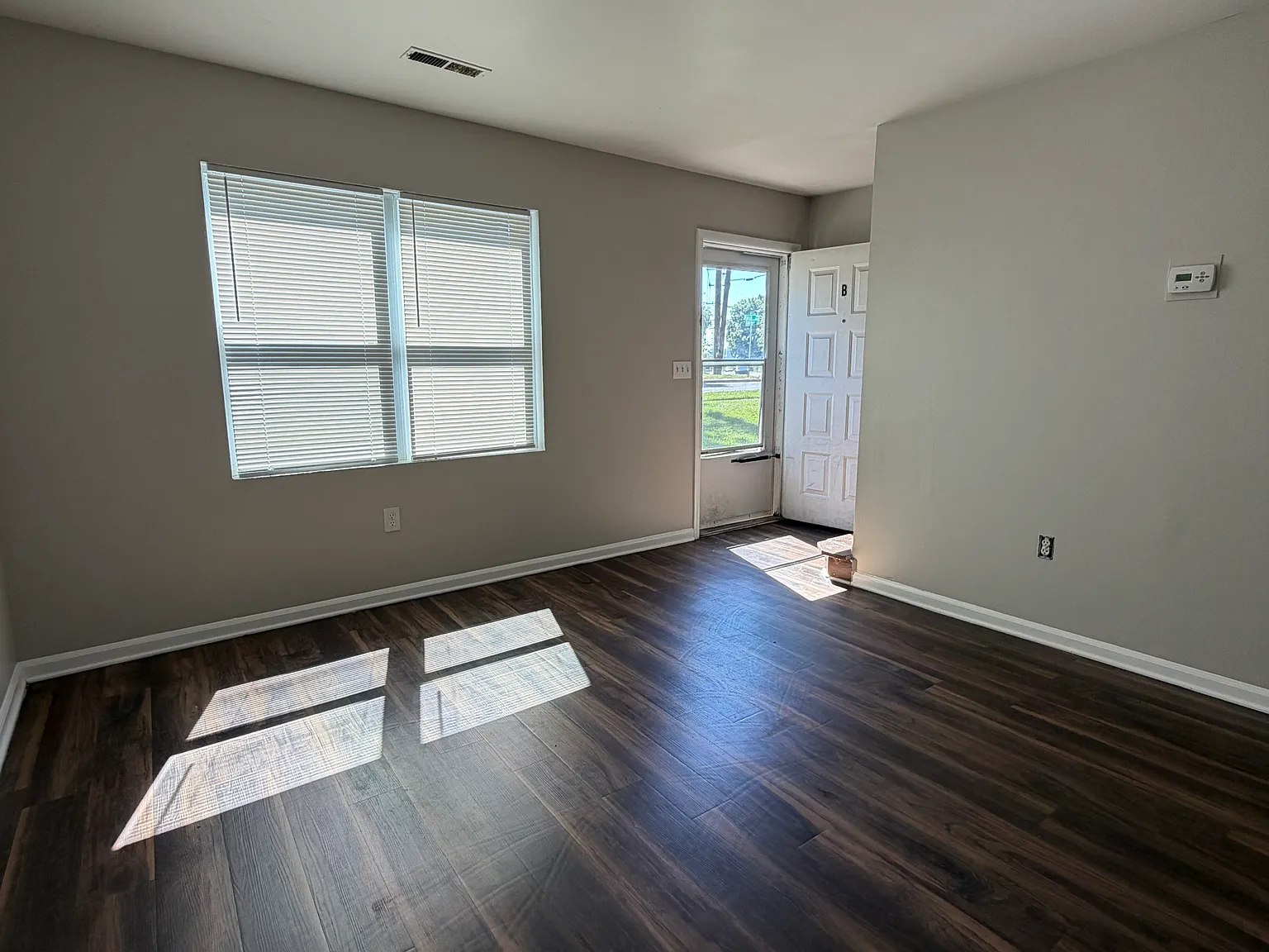 2 bed, 800 sqft, $1,200 — Photo 3
