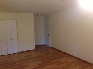 7550 Hazelcrest Dr APT E, Hazelwood, MO 63042