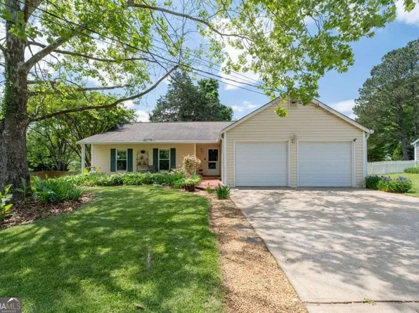 217 Colemans Bluff Dr, Woodstock, GA 30188