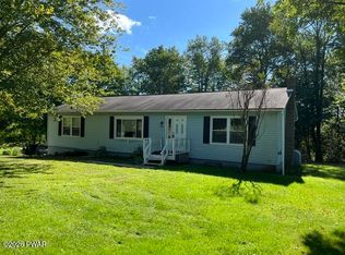 6 Tall Trees Ln, Beach Lake, PA 18405