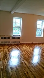 Rented by R New York